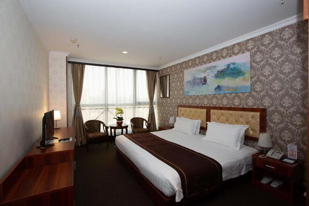 Magnificent International Hotel Shanghai Exterior photo